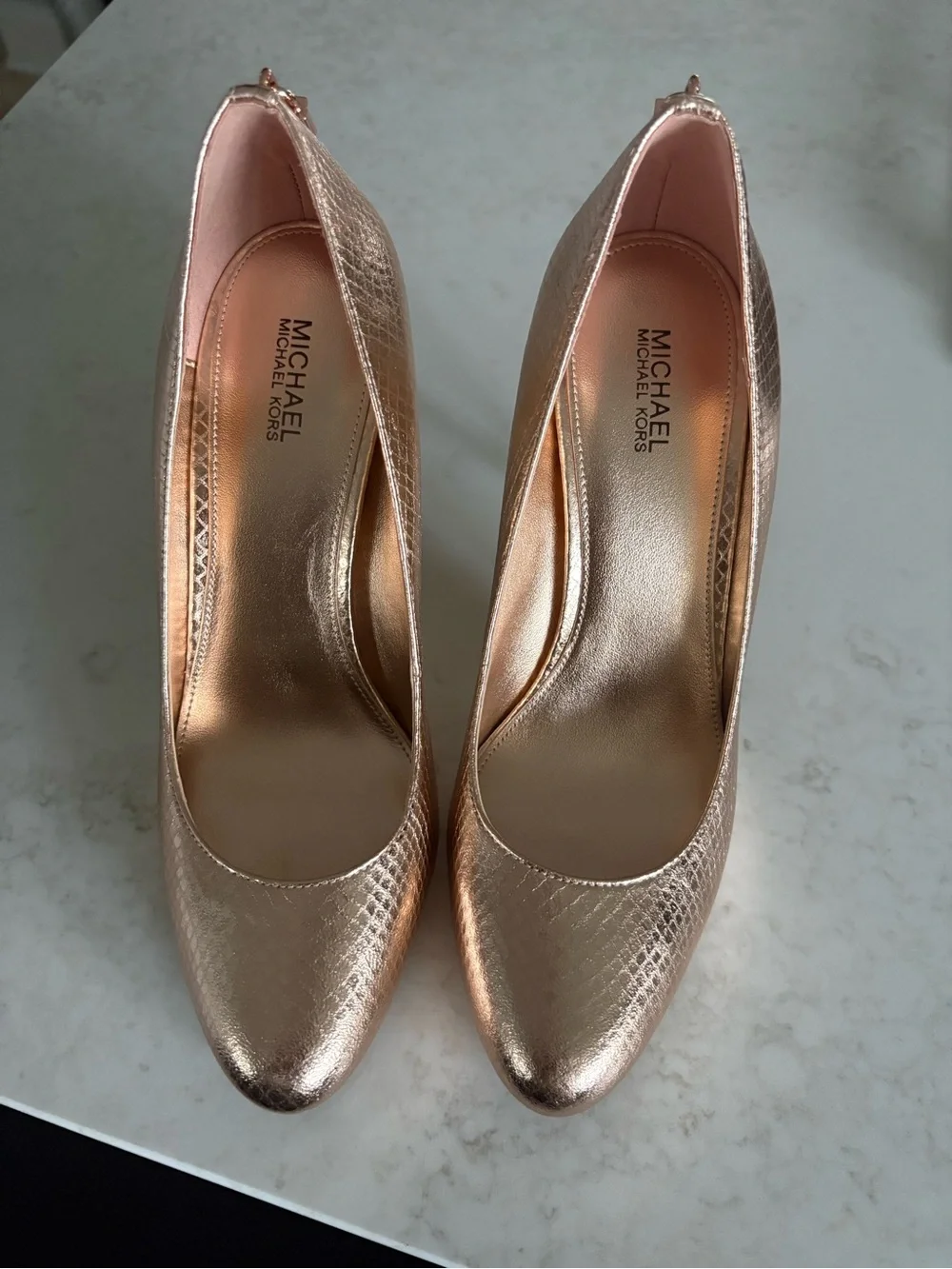 Michael Kors Metallic Rose Gold Textured Pointed-Toe Pumps Size 7.5